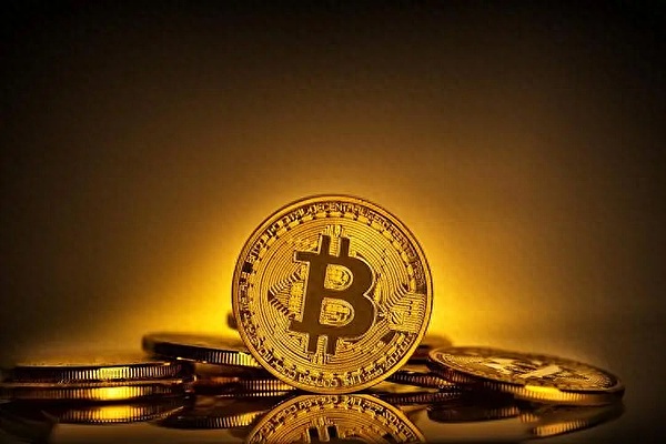 午夜警报：比特币11万大关摇摇欲坠，老韭菜的血泪经验分享