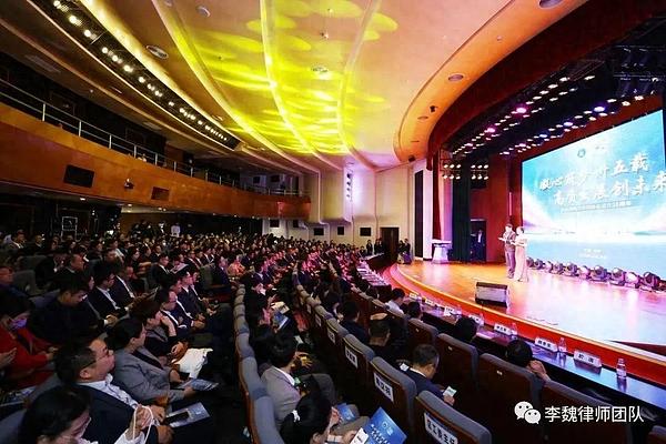 比特币：一场颠覆传统金融的革命